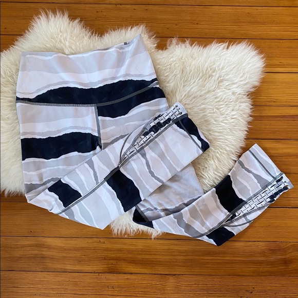 lululemon athletica Pants - Lululemon Marble Leggings Cropped